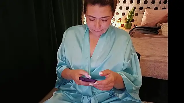 Snapshot of Ellie-L-Elizabeth chatting on 07/11/26, 04:02 Ellie-L-Elizabeth online show from 07/11/26, 04:02