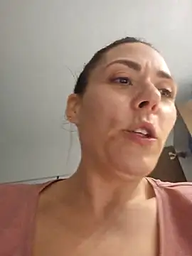 Ellie-L-Elizabeth online show from 04/24/26, 11:51