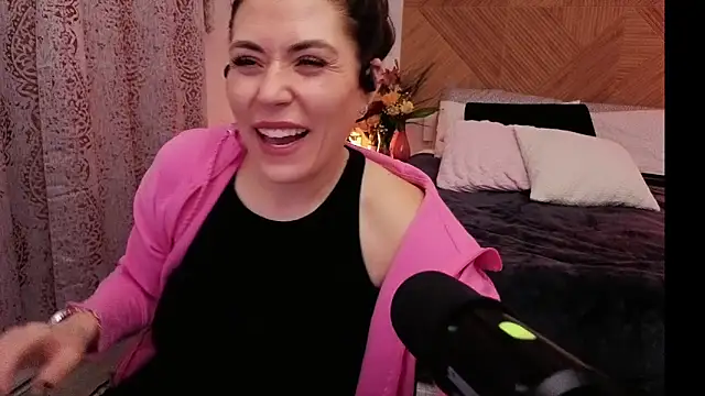 Ellie-L-Elizabeth online show from 03/23/26, 02:44