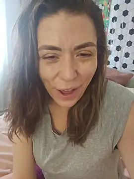 Snapshot of Ellie-L-Elizabeth chatting on 06/22/26, 04:15 Ellie-L-Elizabeth online show from 06/22/26, 04:15