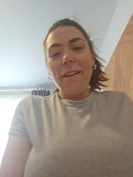 Ellie-L-Elizabeth online show from 05/28/26, 04:46