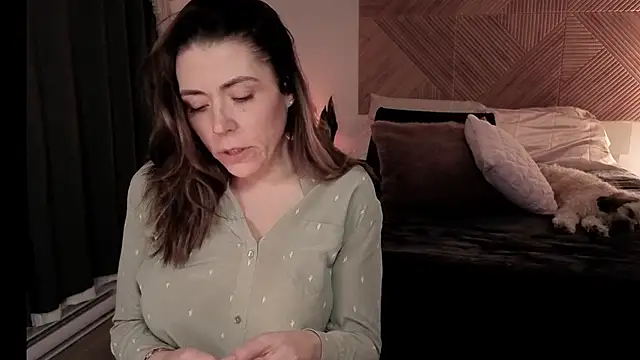 Ellie-L-Elizabeth online show from 04/10/26, 02:51