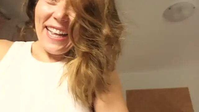 Ellie-L-Elizabeth online show from 03/10/26, 12:03