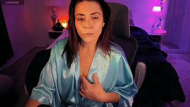 Ellie-L-Elizabeth online show from 10/25/25, 04:22