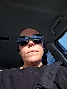 Ellie-L-Elizabeth online show from 02/19/25, 02:33