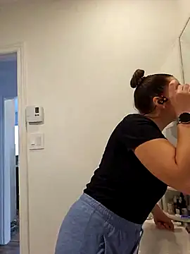 Ellie-L-Elizabeth online show from 09/23/25, 08:38