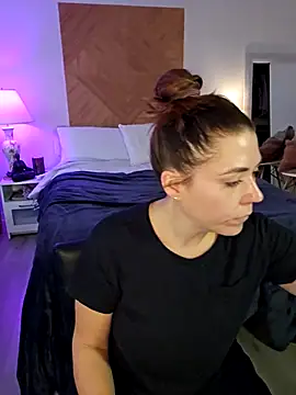 Ellie-L-Elizabeth online show from 11/20/25, 05:13