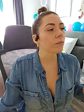 Ellie-L-Elizabeth online show from 03/02/25, 05:09