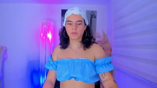 Snapshot of alask_pears0 chatting on 10/26/25, 02:06 alask pears0 online show from 10/26/25, 02:06