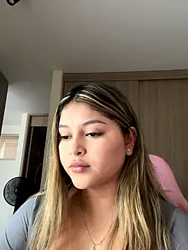 lunablossom  online show from 01/13/26, 10:13