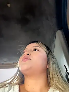 lunablossom  online show from 09/27/25, 09:10