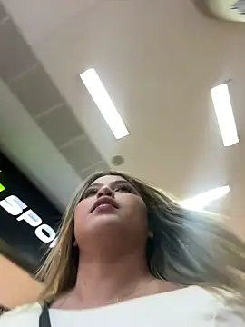 lunablossom  online show from 03/21/25, 12:18