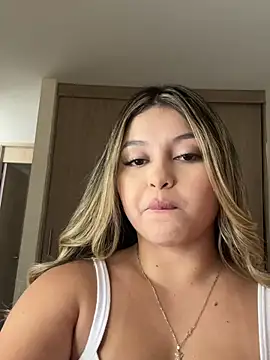 lunablossom  online show from 01/11/26, 09:11