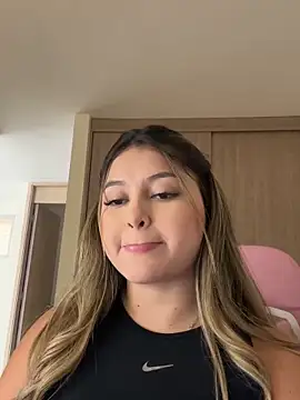 lunablossom  online show from 11/30/25, 05:14