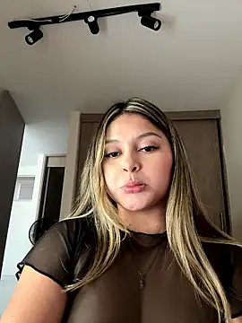 lunablossom  online show from 01/10/26, 10:05