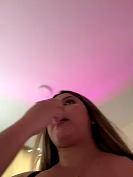 lunablossom  online show from 10/31/25, 09:43