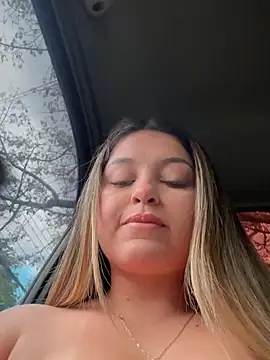 lunablossom  online show from 12/04/25, 08:52