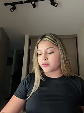 lunablossom  online show from 01/08/26, 03:12