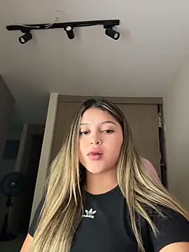 lunablossom  online show from 03/07/26, 04:08