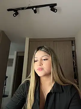 lunablossom  online show from 02/19/26, 10:29