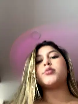 lunablossom  online show from 10/30/25, 09:55