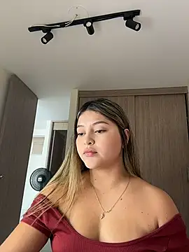 lunablossom  online show from 03/21/26, 06:01