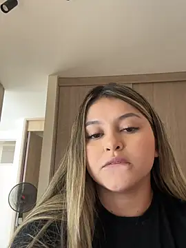 lunablossom  online show from 02/09/26, 07:56