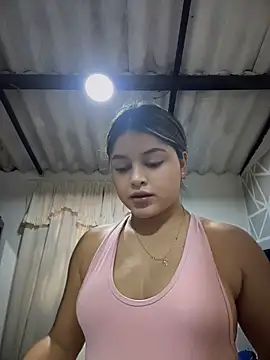 lunablossom  online show from 04/07/26, 08:32