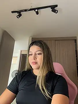 lunablossom  online show from 03/29/26, 03:35