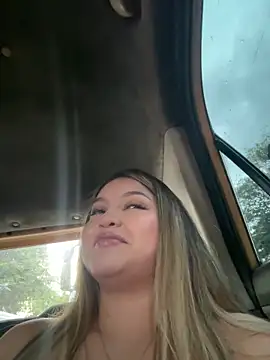 lunablossom  online show from 09/18/25, 10:35