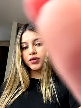 lunablossom  online show from 09/14/25, 03:12