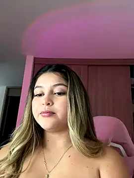 lunablossom  online show from 10/22/25, 10:30