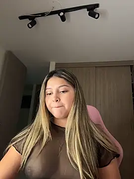 lunablossom  online show from 03/31/26, 03:19