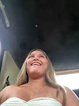 lunablossom  online show from 01/31/26, 08:51