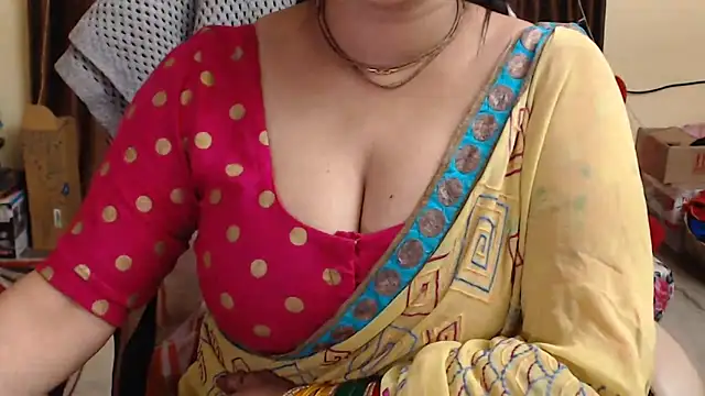 Snapshot of Naughty_Kashish chatting on 03/04/25, 12:33 Naughty Kashish online show from 03/04/25, 12:33