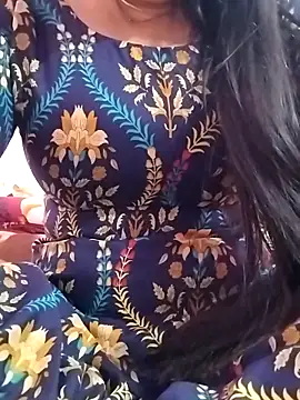 Snapshot of Naughty_Kashish chatting on 03/22/25, 05:28 Naughty Kashish online show from 03/22/25, 05:28