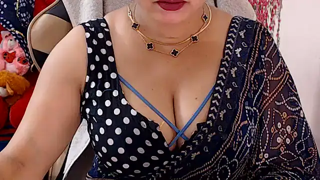 Snapshot of Naughty_Kashish chatting on 07/10/26, 05:40 Naughty Kashish online show from 07/10/26, 05:40