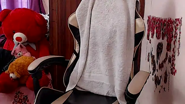 Naughty Kashish online show from 05/20/26, 06:10