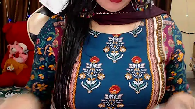 Snapshot of Naughty_Kashish chatting on 11/12/25, 06:17 Naughty Kashish online show from 11/12/25, 06:17