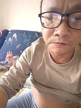 AlfredCornelius online show from 12/21/25, 02:57