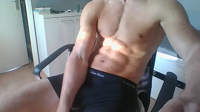 Snapshot of RamonJoosse2002 chatting on 05/15/26, 12:03 RamonJoosse2002 online show from 05/15/26, 12:03