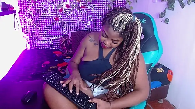 niawk  online show from 11/25/25, 04:40