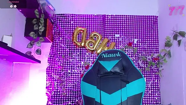 Snapshot of niawk_ chatting on 02/01/26, 02:04 niawk online show from 02/01/26, 02:04