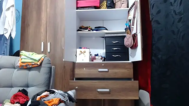 sabrinagee321930 online show from 03/07/25, 11:18