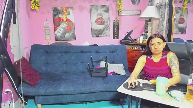lesbiancuple online show from 05/07/26, 11:57