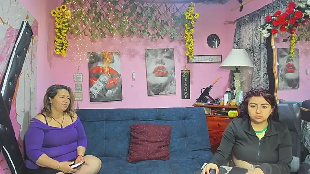 lesbiancuple online show from 04/25/26, 12:19