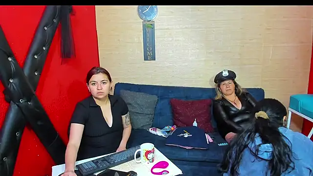 lesbiancuple online show from 10/22/25, 01:05
