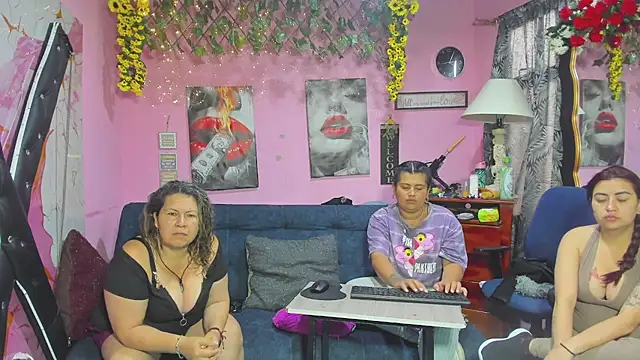 lesbiancuple online show from 04/30/26, 12:01