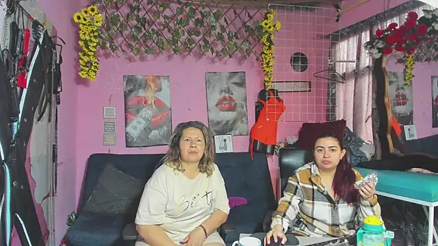 lesbiancuple online show from 05/21/26, 01:08
