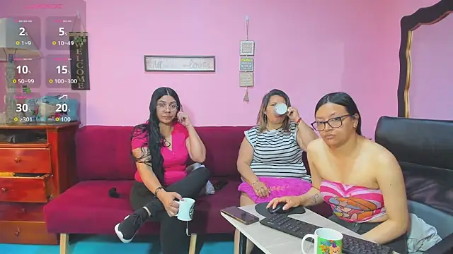 lesbiancuple online show from 11/05/25, 12:52